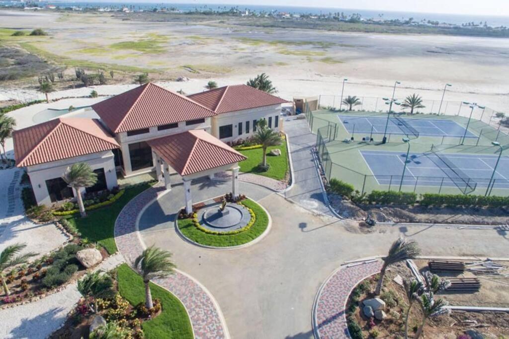 Luxurious 3 Bedroom House In Gold Coast Palm Beach Kültér fotó